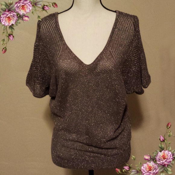 Express Tops - 🌺 3/25$  Gold/brown top.